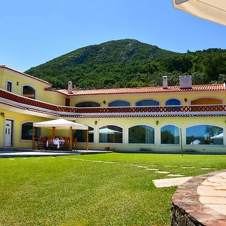 Sleeps 16 Pool Wifi